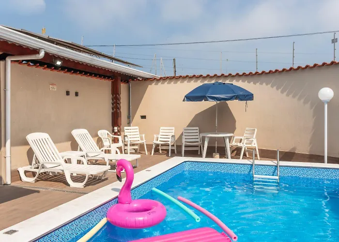 Casa Linda E Espacosa Com 2 Piscinas - Adulto E Infantil, Opcao Da Piscina Adulto Aquecida Cobrado A Parte, 4 Quartos Frente As Piscinas, Area Gourmet Completa Com Churrasqueira, Forno E Fogao A Lenha E Lareira Na Sala, Mesa De Bilhar - Proximo Da Pr