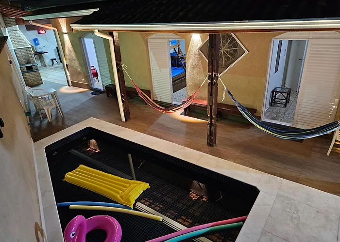 Casa Linda E Espacosa Com 2 Piscinas - Adulto E Infantil, Opcao Da Piscina Adulto Aquecida Cobrado A Parte, 4 Quartos Frente As Piscinas, Area Gourmet Completa Com Churrasqueira, Forno E Fogao A Lenha E Lareira Na Sala, Mesa De Bilhar - Proximo Da Pr