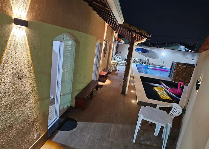 Casa Linda E Espacosa Com 2 Piscinas - Adulto E Infantil, Opcao Da Piscina Adulto Aquecida Cobrado A Parte, 4 Quartos Frente As Piscinas, Area Gourmet Completa Com Churrasqueira, Forno E Fogao A Lenha E Lareira Na Sala, Mesa De Bilhar - Proximo Da Pr