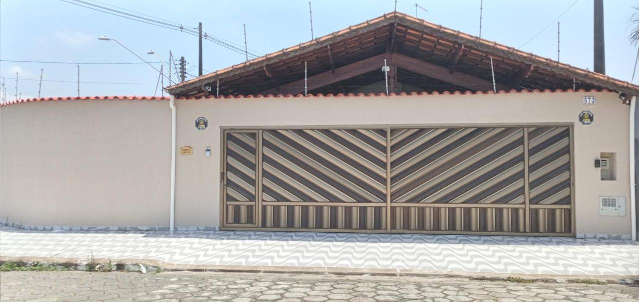 Casa Linda: Dual-pool Paradise With Gourmet Area Near Praia Grande (Santos)