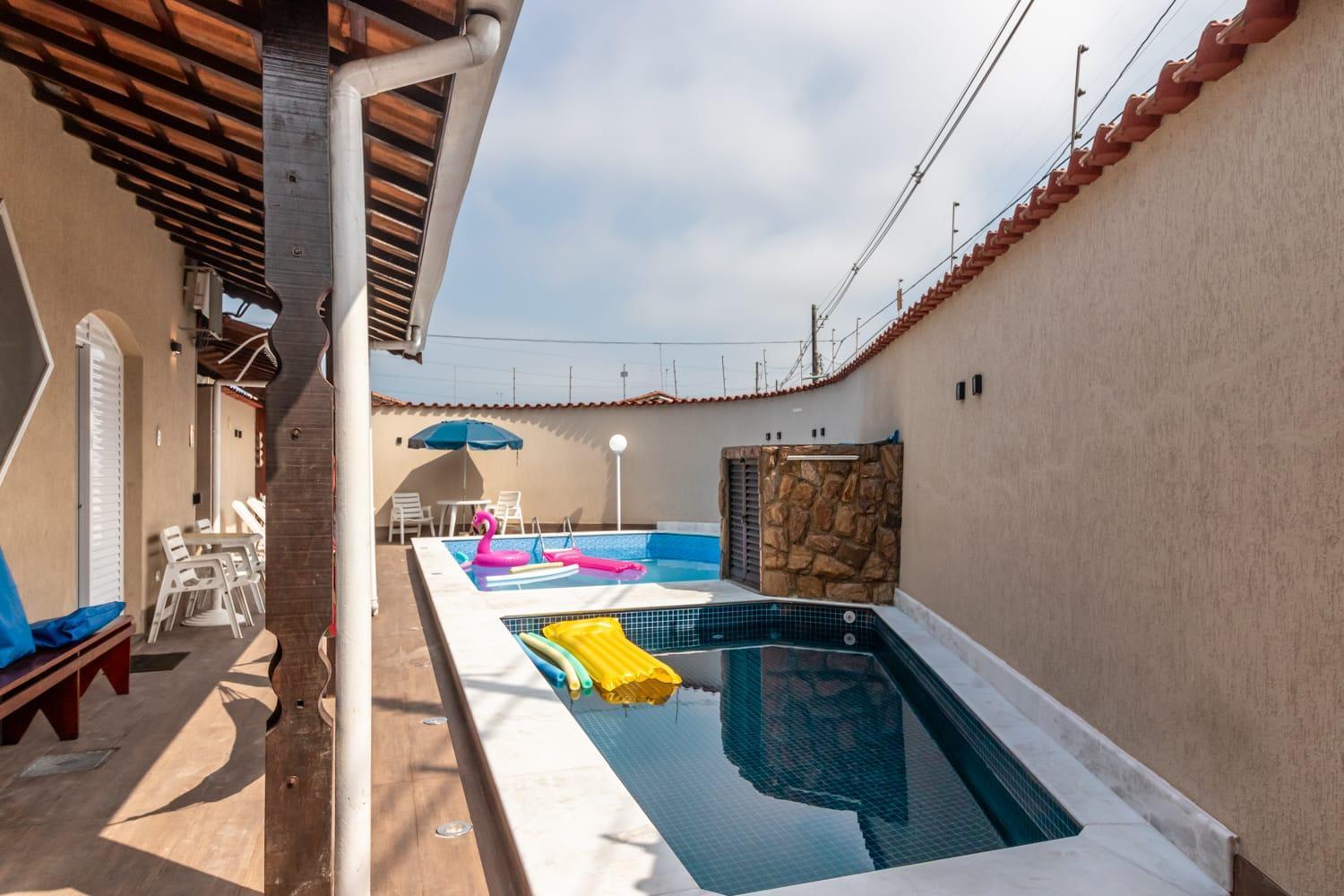 Casa Linda: Dual-pool Paradise With Gourmet Area Near Holiday home