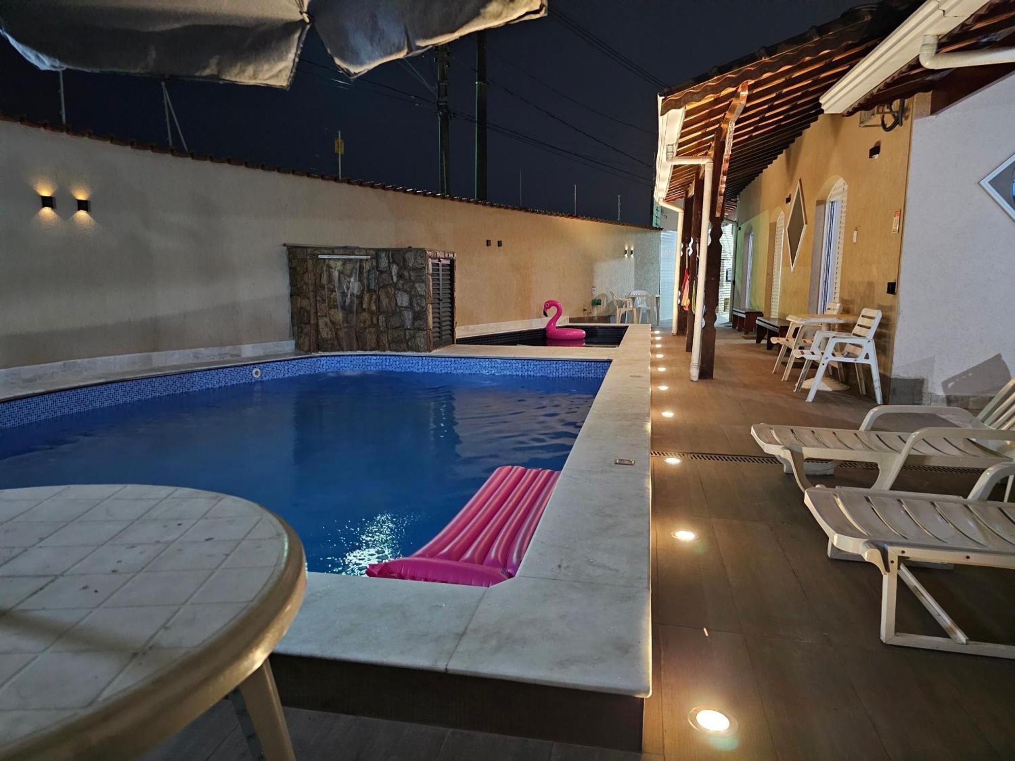 Holiday home Casa Linda: Dual-pool Paradise With Gourmet Area Near