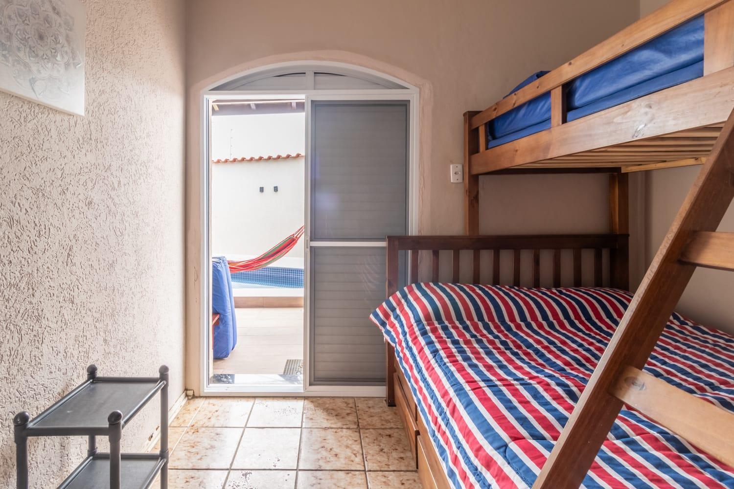 Casa Linda E Espacosa Com 2 Piscinas - Adulto E Infantil, Opcao Da Piscina Adulto Aquecida Cobrado A Parte, 4 Quartos Frente As Piscinas, Area Gourmet Completa Com Churrasqueira, Forno E Fogao A Lenha E Lareira Na Sala, Mesa De Bilhar - Proximo Da Pr *