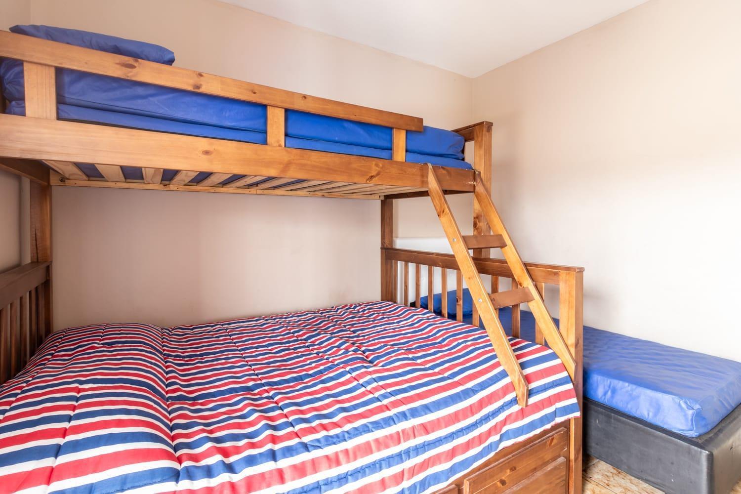 Сasa de vacaciones Casa Linda E Espacosa Com 2 Piscinas - Adulto E Infantil, Opcao Da Piscina Adulto Aquecida Cobrado A Parte, 4 Quartos Frente As Piscinas, Area Gourmet Completa Com Churrasqueira, Forno E Fogao A Lenha E Lareira Na Sala, Mesa De Bilhar - Proximo Da Pr Praia Grande (Santos)