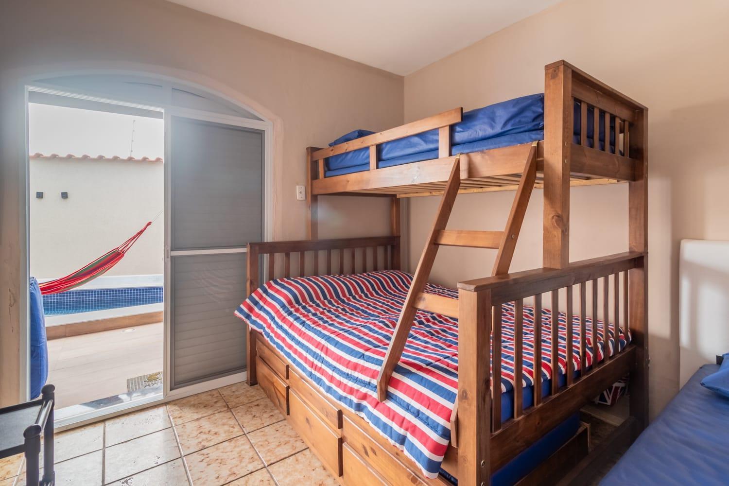 Casa Linda E Espacosa Com 2 Piscinas - Adulto E Infantil, Opcao Da Piscina Adulto Aquecida Cobrado A Parte, 4 Quartos Frente As Piscinas, Area Gourmet Completa Com Churrasqueira, Forno E Fogao A Lenha E Lareira Na Sala, Mesa De Bilhar - Proximo Da Pr Сasa de vacaciones