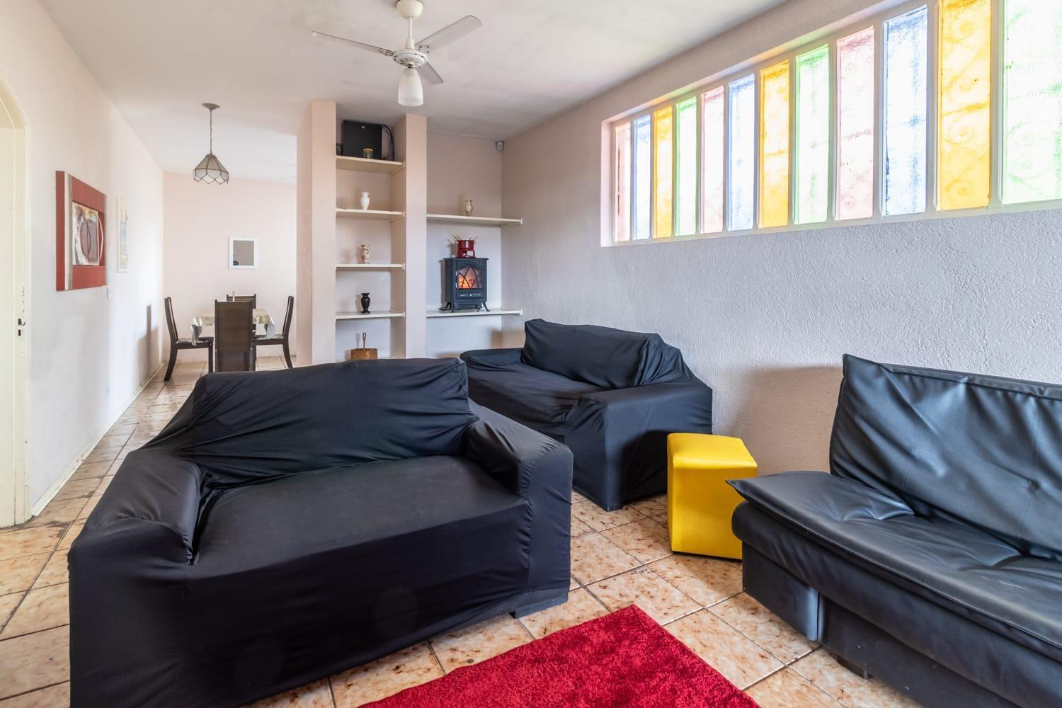 Casa Linda E Espacosa Com 2 Piscinas - Adulto E Infantil, Opcao Da Piscina Adulto Aquecida Cobrado A Parte, 4 Quartos Frente As Piscinas, Area Gourmet Completa Com Churrasqueira, Forno E Fogao A Lenha E Lareira Na Sala, Mesa De Bilhar - Proximo Da Pr