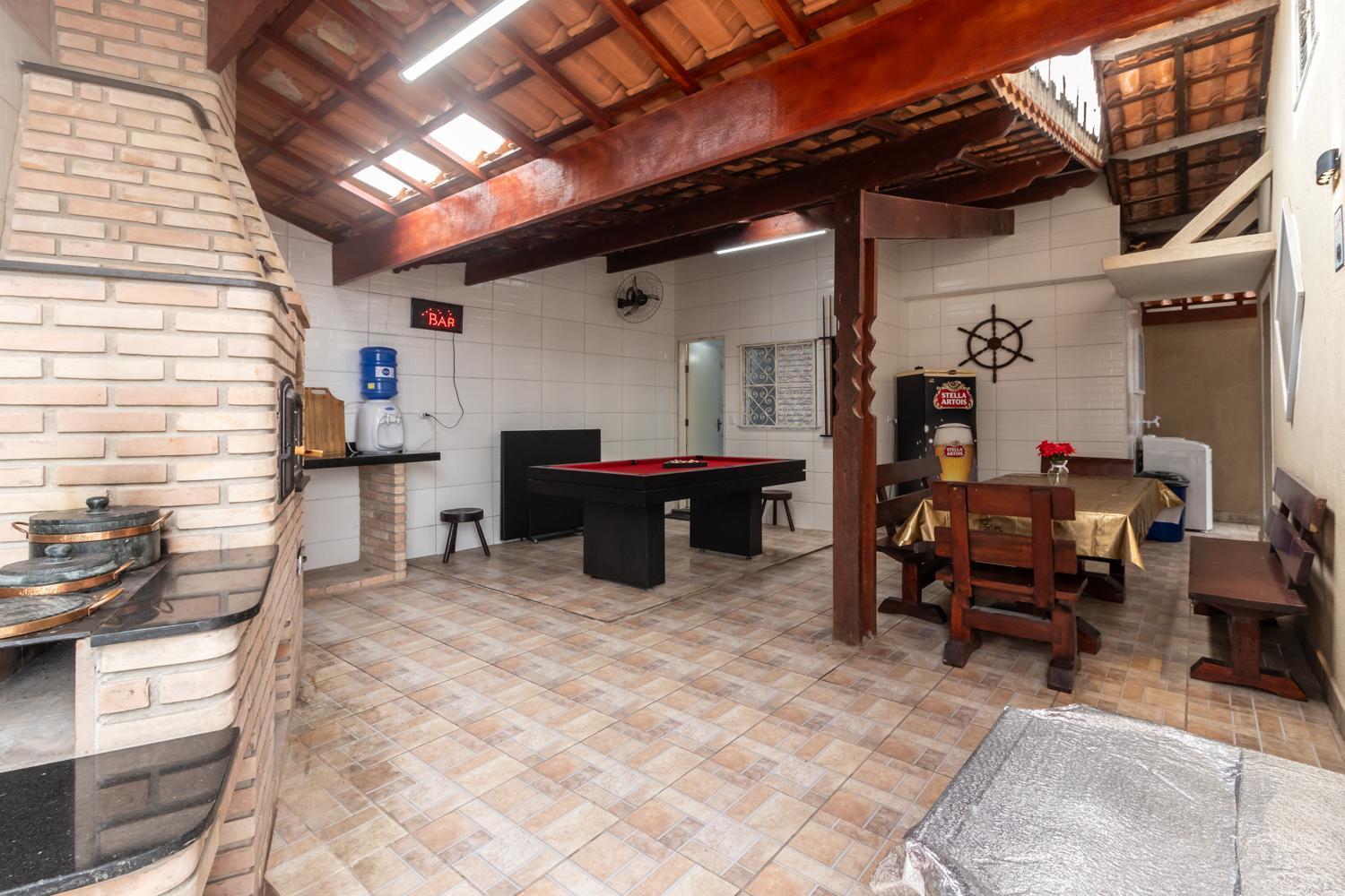 Casa Linda E Espacosa Com 2 Piscinas - Adulto E Infantil, Opcao Da Piscina Adulto Aquecida Cobrado A Parte, 4 Quartos Frente As Piscinas, Area Gourmet Completa Com Churrasqueira, Forno E Fogao A Lenha E Lareira Na Sala, Mesa De Bilhar - Proximo Da Pr Сasa de vacaciones *
