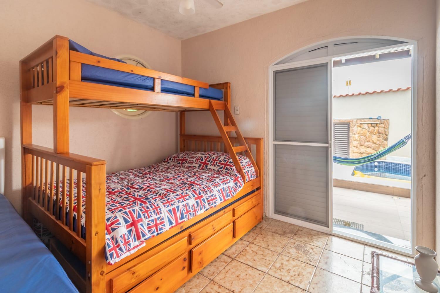 Casa Linda E Espacosa Com 2 Piscinas - Adulto E Infantil, Opcao Da Piscina Adulto Aquecida Cobrado A Parte, 4 Quartos Frente As Piscinas, Area Gourmet Completa Com Churrasqueira, Forno E Fogao A Lenha E Lareira Na Sala, Mesa De Bilhar - Proximo Da Pr *