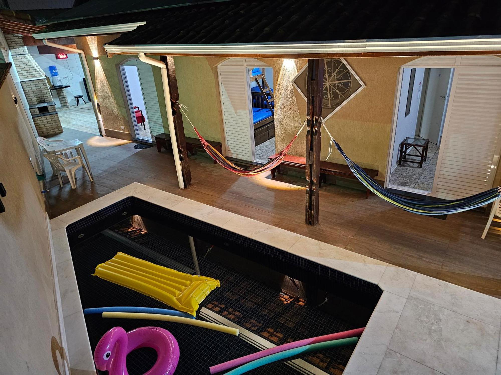 Casa Linda E Espacosa Com 2 Piscinas - Adulto E Infantil, Opcao Da Piscina Adulto Aquecida Cobrado A Parte, 4 Quartos Frente As Piscinas, Area Gourmet Completa Com Churrasqueira, Forno E Fogao A Lenha E Lareira Na Sala, Mesa De Bilhar - Proximo Da Pr